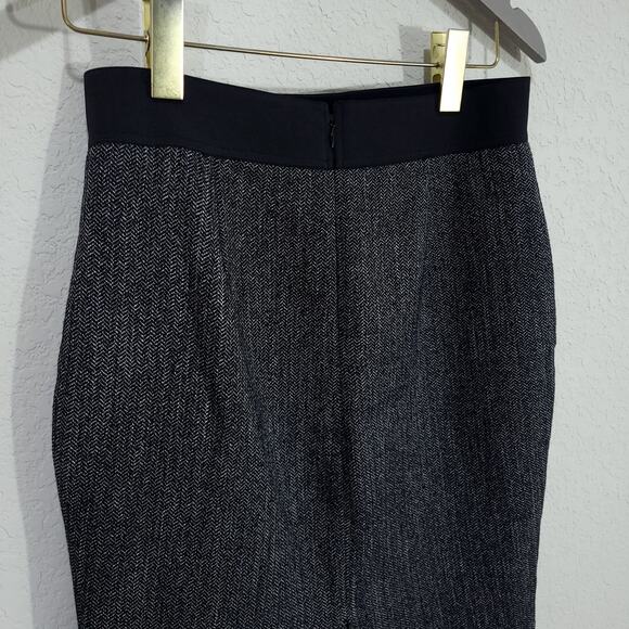 Express Skirt Womens Size 6 Short Mini Black Chevron Classic Preppy Neutral - Picture 12 of 13